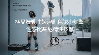 红发妩媚汉堡店服务员竟然是人妖看到客人忍不住拿出鸡巴勾引帅哥来玩屁股啪啪带劲高潮口爆