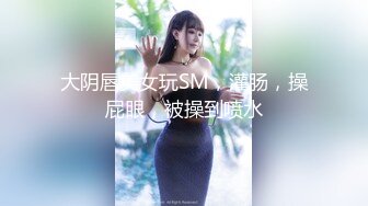 桃子小仙女露脸激情大秀，浴室洗干净了陪狼友发骚，揉着骚奶子浪叫道具抽插骚穴呻吟，搞的骚逼好多淫水真骚