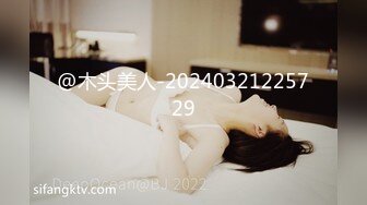 [MP4/ 867M] 漂亮美女紫薇啪啪 逼逼痒了 想要大肉棒了 只能满足她 淫水超多 掰着M腿很享受肉棒的抽插