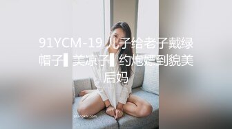 年轻小美女JK装很是让人欲望浓烈，清纯气质