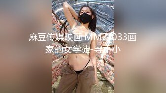 KTV女厕偷拍高跟美女嘘嘘时要脱光鲍鱼咪咪一起展示